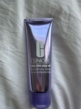 Clinique Purple Take The Day Off Facial Cleansing Mousse